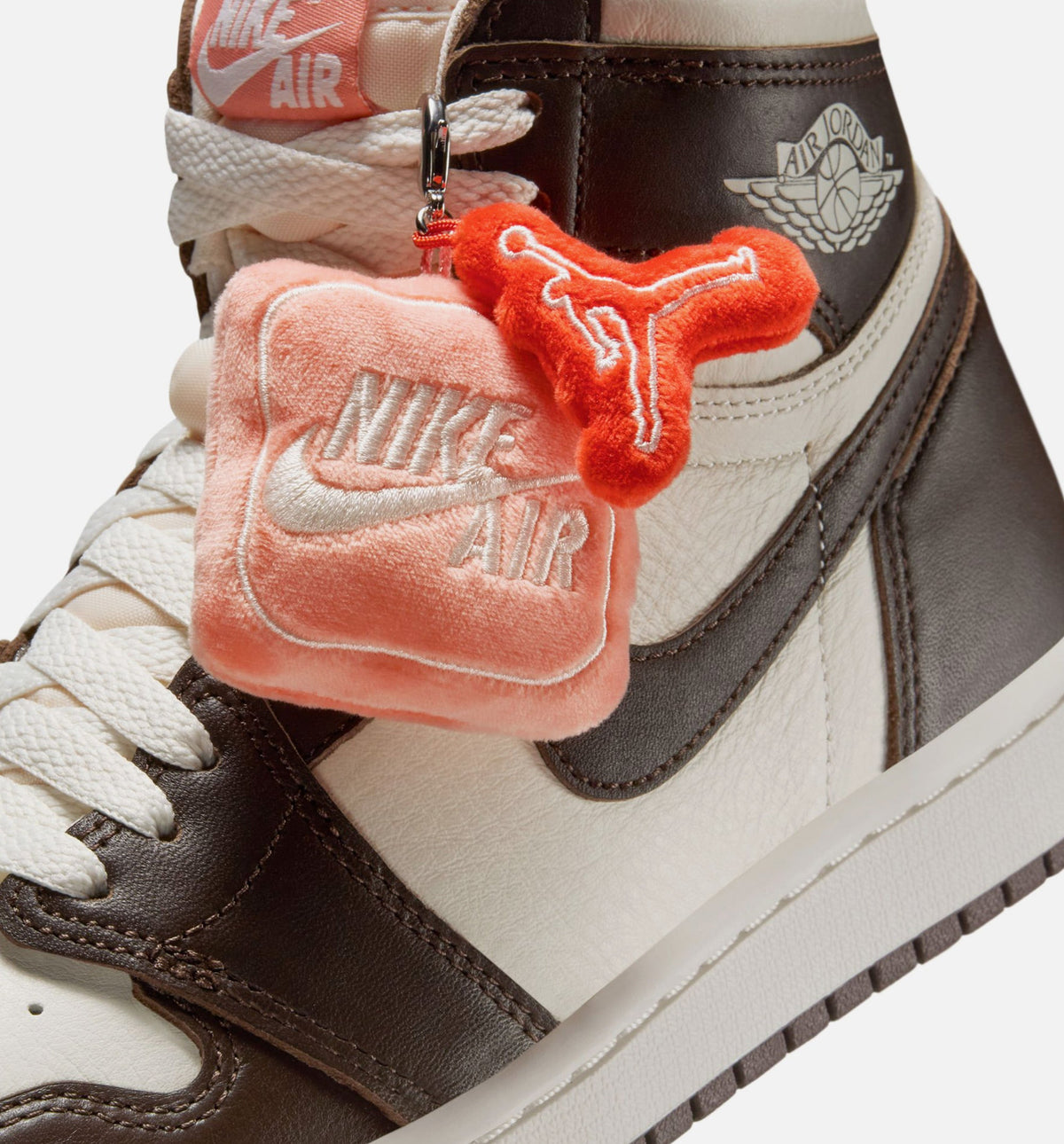 Air Jordan 1 Retro High OG Baroque Brown Women's Lifestyle Shoe - Baroque Brown/Light Madder Root/Sail
