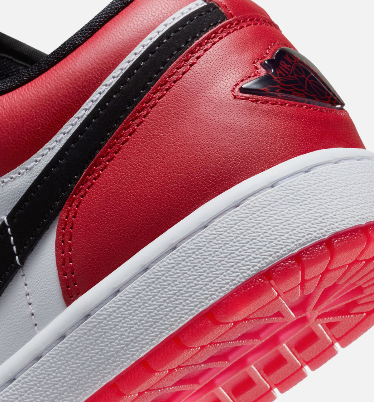 Air Jordan 1 Low SE Men's Lifestyle Shoe - White/Varsity Red/Black