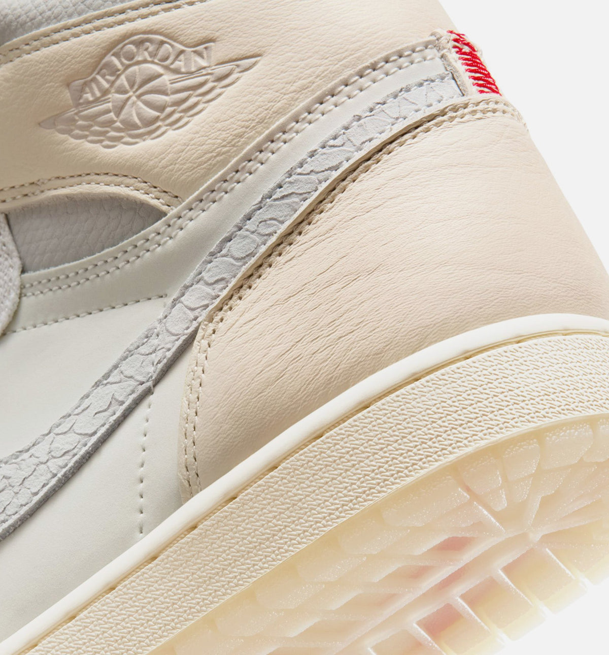 Air Jordan 1 Retro High OG Sail Men's Lifestyle Shoe - Sail/University Red/Pale Ivory/Coconut Milk/Phantom