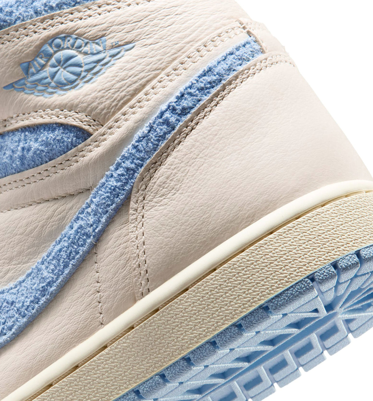 Air Jordan 1 Retro High OG Psychic Blue Women's Lifestyle Shoe - Pale Ivory/Psychic Blue/Coconut Milk